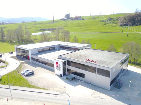 Vue aérienne du bâtiment Piazza SA · Lafenêtre.ch à Reconvilier